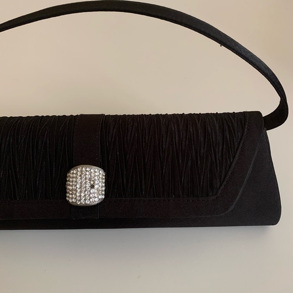 Black Clutch - Picture 2 of 5